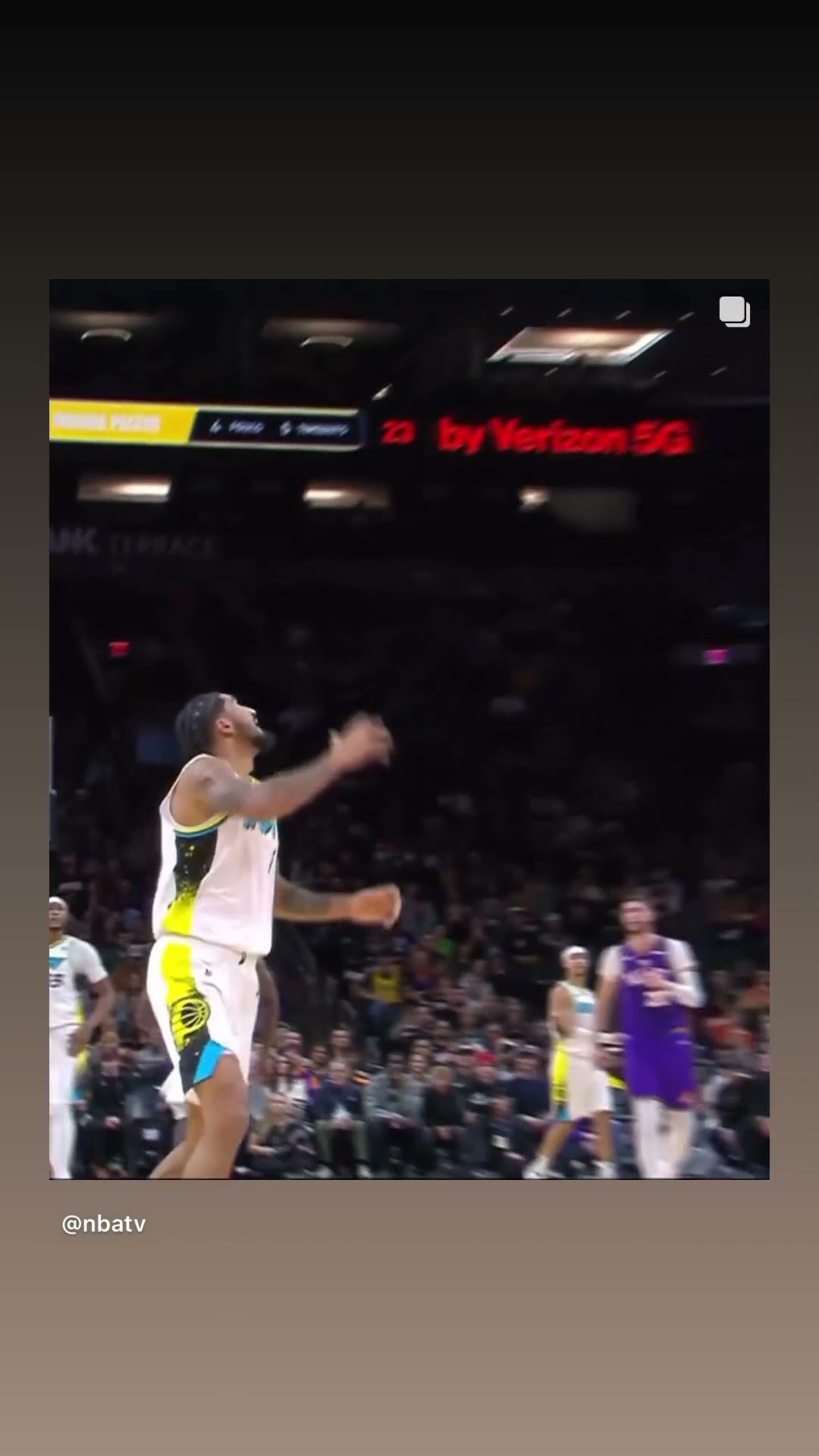 Between the legs dunk #hoodnews #obitoppin #indianapacers #dunk #basketball #suns #omg #wow #how