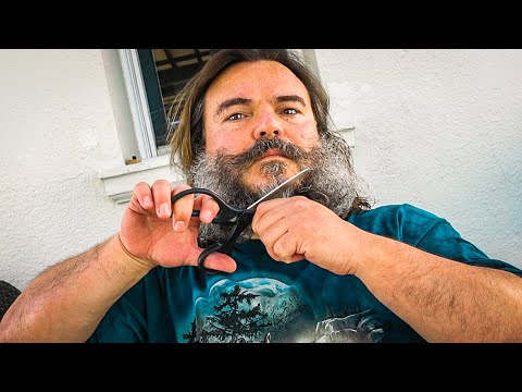 Video: Sada Jack Black Beard Je Movember Must