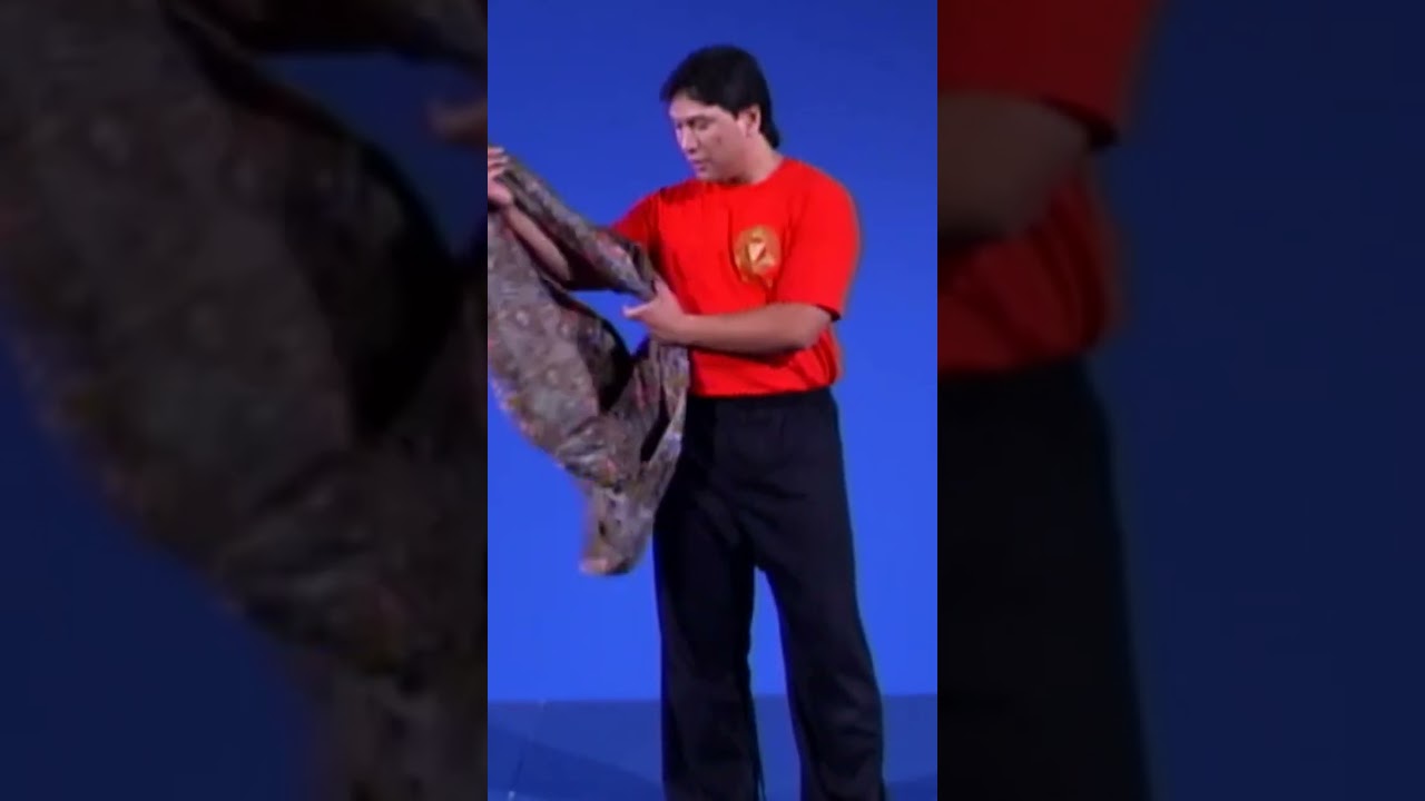 INDONESIAN SARONG. PENTJAK SILAT