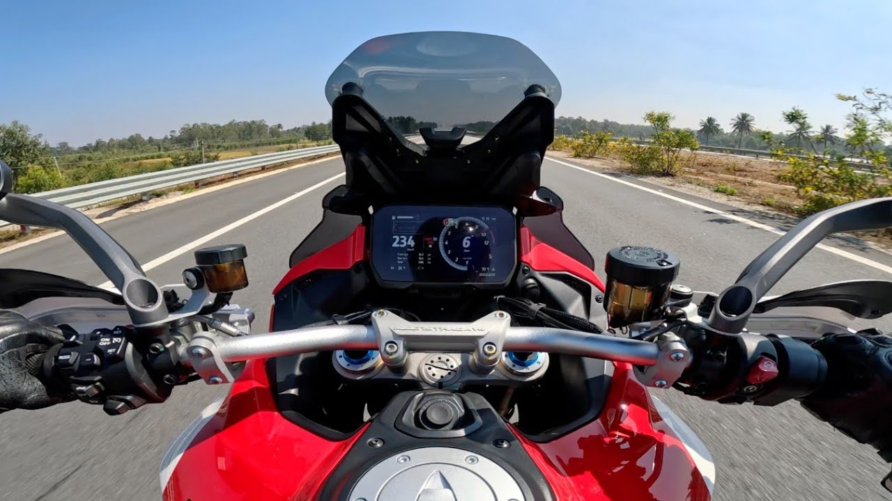 ಈ ಬೈಕ್ ನ FEATURES ಗೆ 🫡 FULL-POWER MODE ON PIKES PEAK✊🏻 ADAPTIVE CRUISE CONTROL🤌🏻