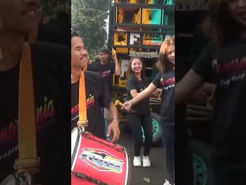 joget besar dada