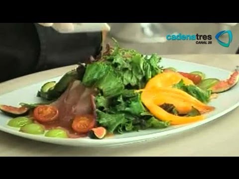 Receta de como preparar ensalada con frutas y verduras. Receta de ensaladas / Recetas comida ligera