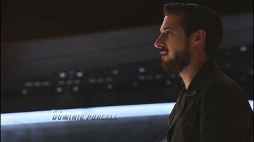 Arrow-verse some Batman references