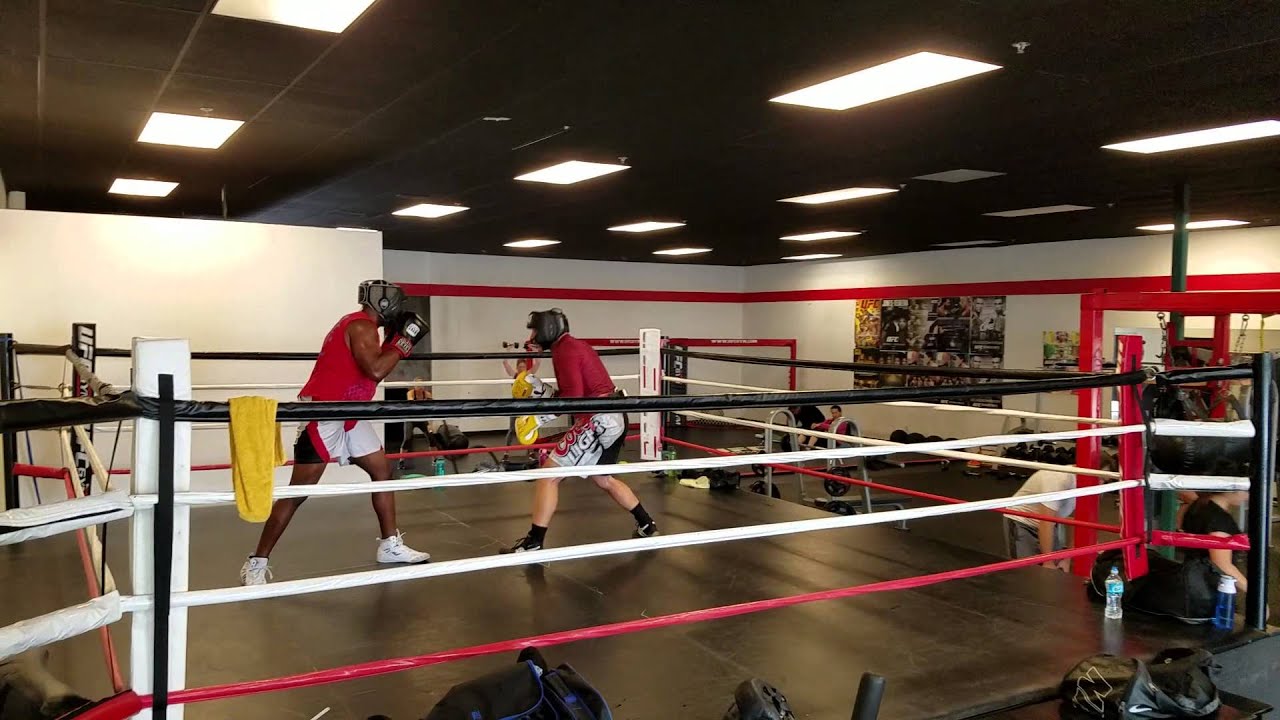 Dave n Casey Round 3 Boxing Sparring UFC San Marcos - YouTube