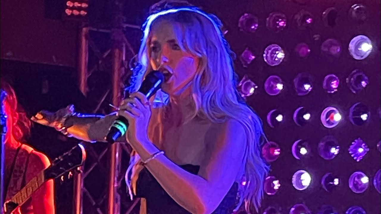 I went to a McKenna Grace concert!