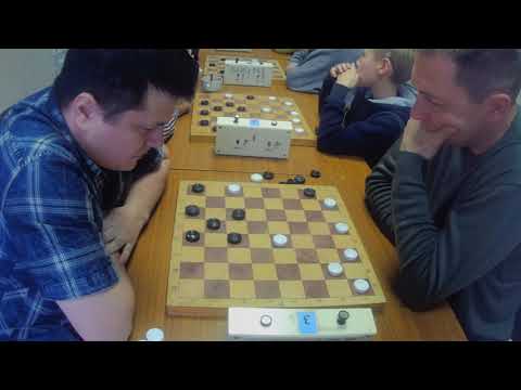 Видео: Как выиграть в шашки с помощью приема: Окружение? Запирание шашки. Яковлев - Дальмурзаев  | #шашки