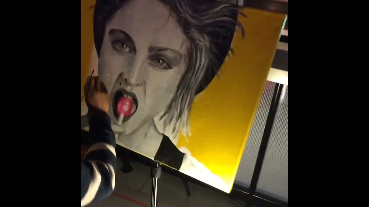 Linq Casino; Live Art auction