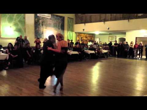 Argentine tango: Claudio Villagra & Helena Fernandez - milonga