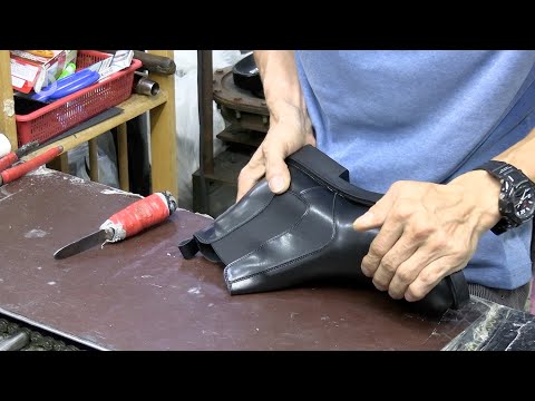 Chelsea Boots Making Process - Craftsman of 50 Year Old Shoe Factory in Korea