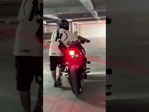 دراجة نارية موتو برازيل موتو في الشارع اكزوست برازيلي