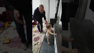 Sabah Sabah Bu Hüseyin Halam Beni Eğlendiriyor Yaaa Ama Hep Aynı Naynini.