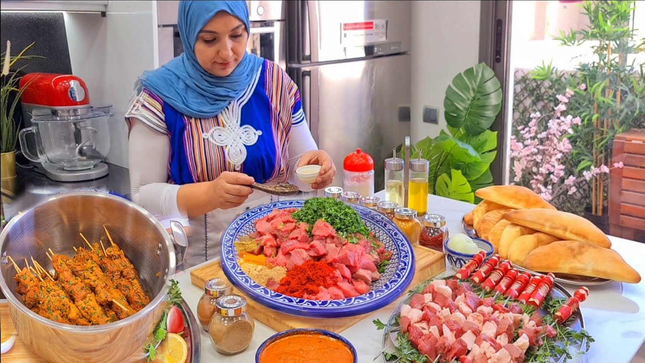 هانا جبت ليك سر القطبان اللحم مشوية في الكوكوط باش تجيك فتية خبز  المنفوخ بلا دلك صلصة المشاوي خطيرة