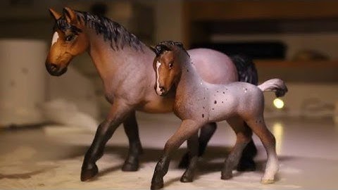 Model Horse painting | painting a bay roan!
