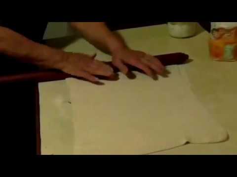 Videó: Mit Készítsen Fagyasztott Leveles Tésztából