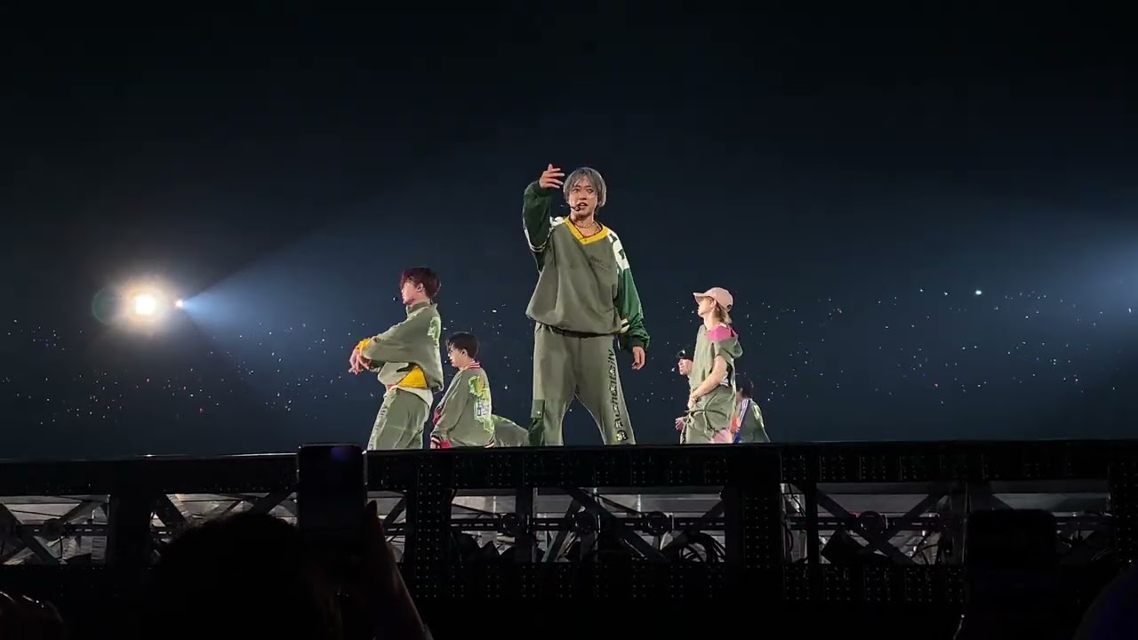 Love Tag / Travis Japan