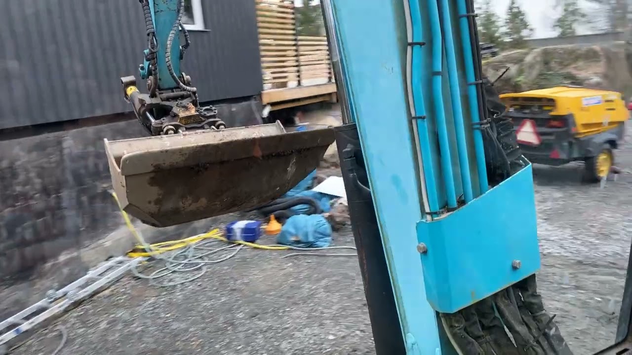 Bandgrävare Airman AX52U-5 med tiltrotator