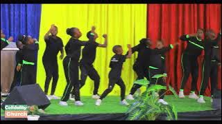 Akeseza Obudde feat. Calidality Mega Dancers-