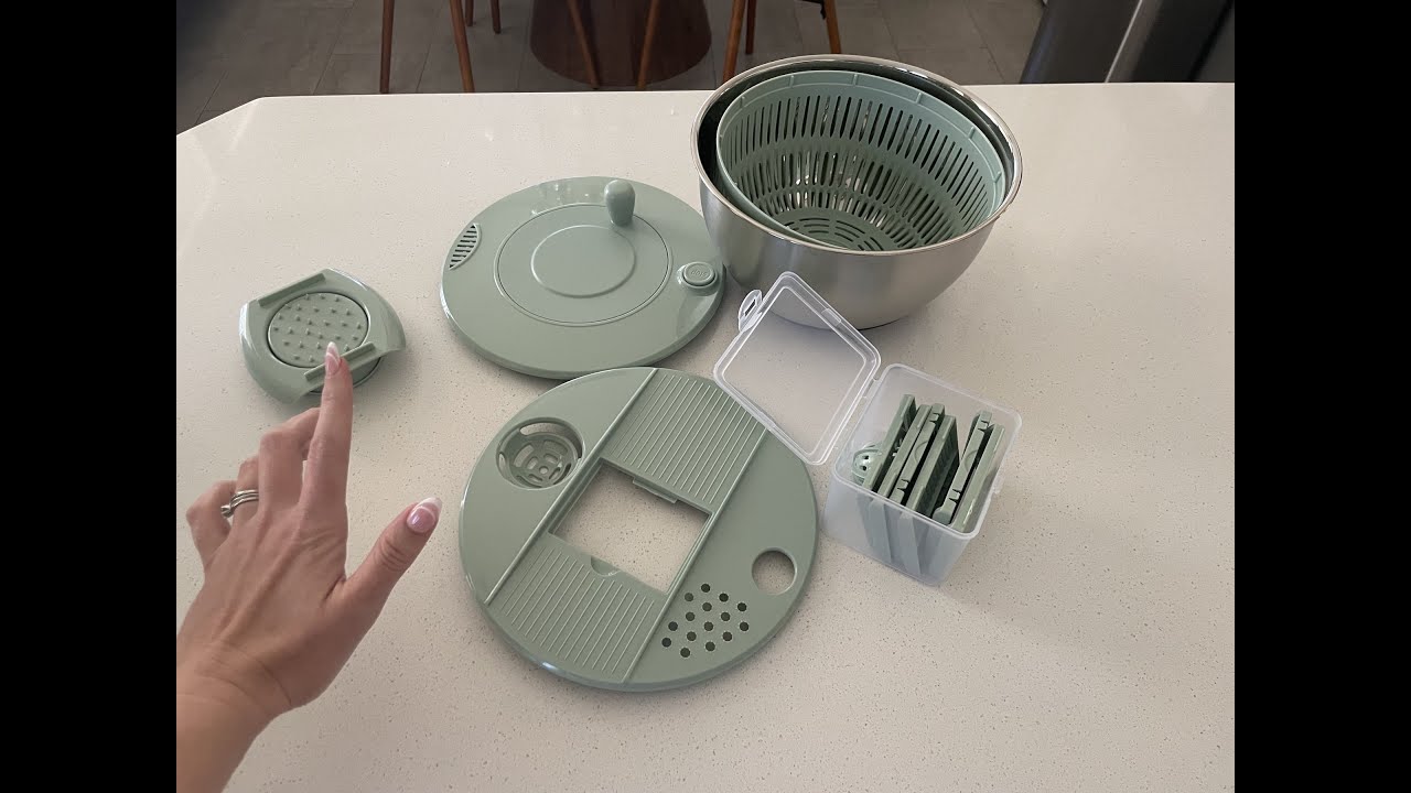 What I noticed about this this salad spinner
