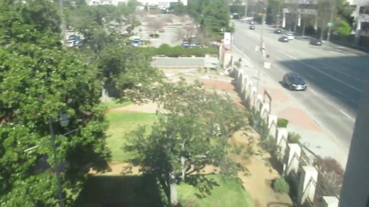 MN/KONE? Hydraulic West Elevator at Universal City/Studio City Metro Station Bridge - Studio City CA