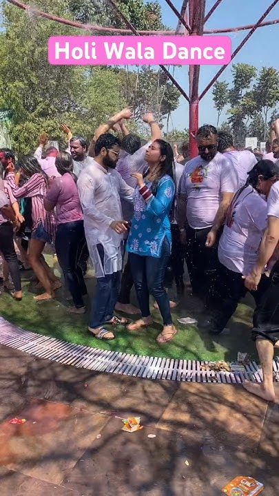 holi rain dance images