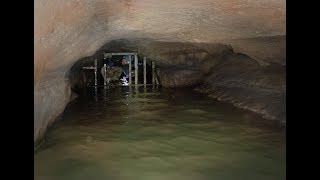 Sullivan Cave in Indiana, USA, speleology, karst, moisture, field trips, locked gate