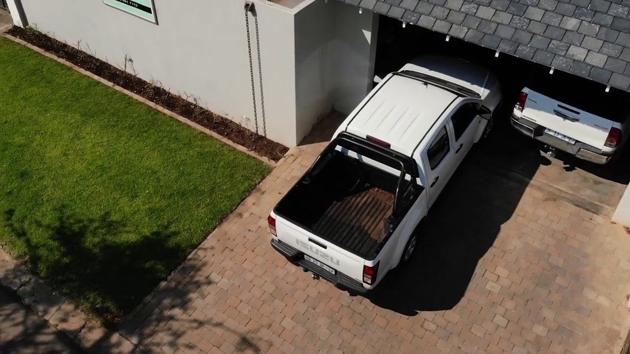 Защитный спрей от грызунов Liqui Moly Marder Spray.