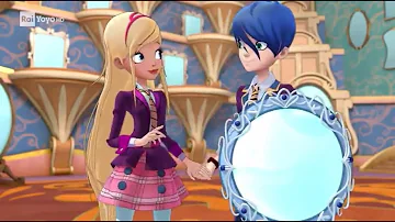 Does Rose and Hawk kiss?