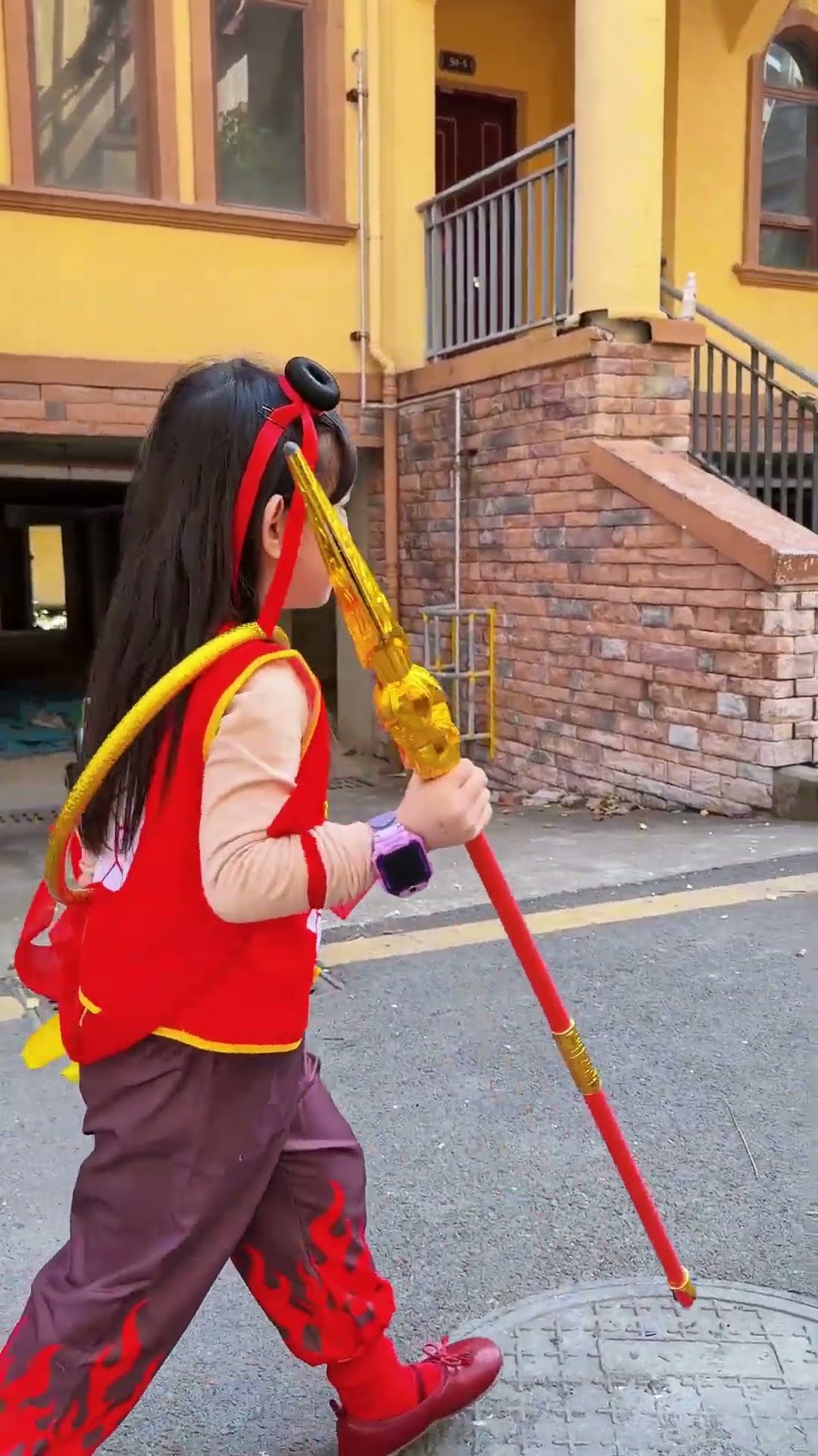 调皮的小丑被魔童哪吒收拾了。#小丑 #天使 #超人不会飞 #shorts