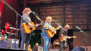 Indigo Girls performing  Deconstruction of Love