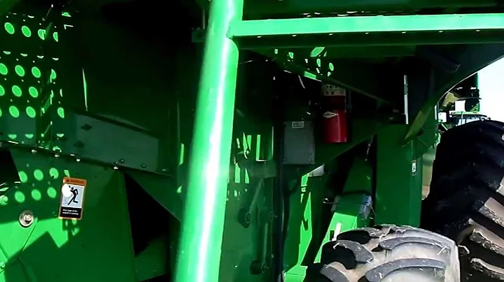 8/10/13 John Deere 9650 STS combine walkaround