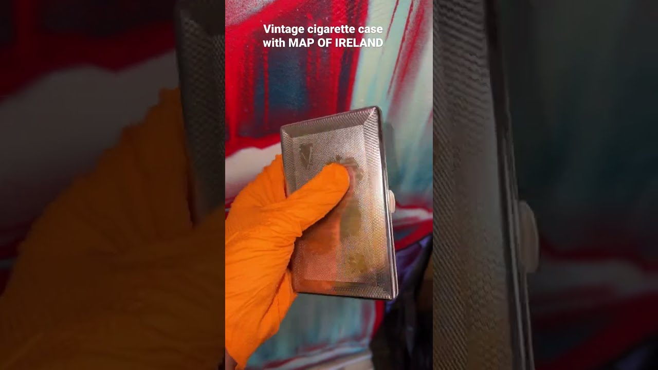 Vintage cigarette case with the map of Ireland on it ! 