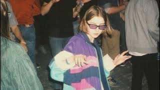 Download lagu Shut Up and Dance but this will be your last dance together