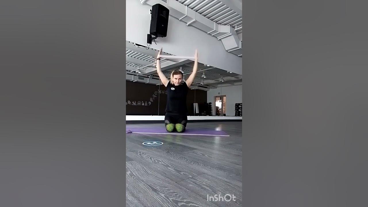 Упражнения для рук и плеч с резинкой. #fitness #sports #motivation # ...