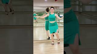 رقص زیبای ایرانی با آهنگ بیژن مرتضوی