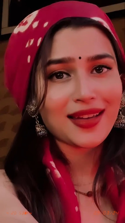 Tu shayar hai , me teri shayari 🙈❤️ #jhalaksoni