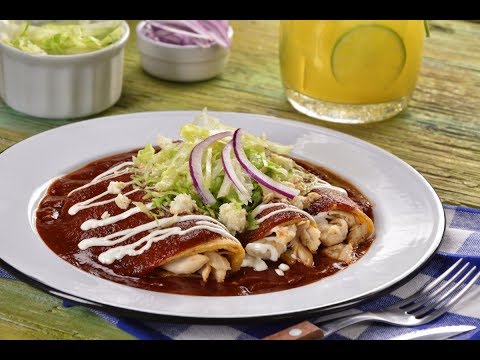 Enchiladas con Salsa Roja y Pollo