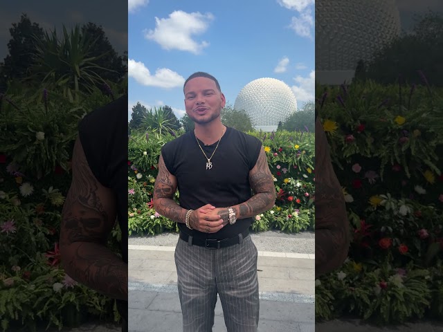 Feel the magic in the air! 🪄 #KaneBrown is our #DisneyNight mentor at #WaltDisneyWorld  Sunday! 💙 class=
