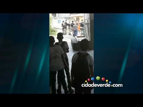 Adolescentes fogem do CEM e invadem escola em Teresina