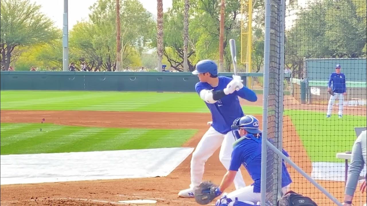 今日のライブBPで、大谷翔平選手がドジャースのジェームス・パクストン選手に対して三振を記録しました。大谷の真後ろで撮影されたビデオ YouTube