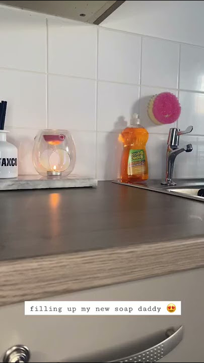 Scrub Daddy UK - 🤍 Fill Soap Daddy with your favourite detergent and enjoy  two ways to suds! A translucent design provides the option for colourful  detergents to decorate your sink-side! #SoapDaddy #