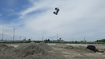 Arrma Notorious 6s - Jump, bash, crash, repeat