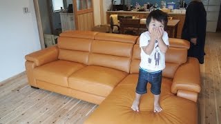 新しいソファがやってきた It's a new sofa!