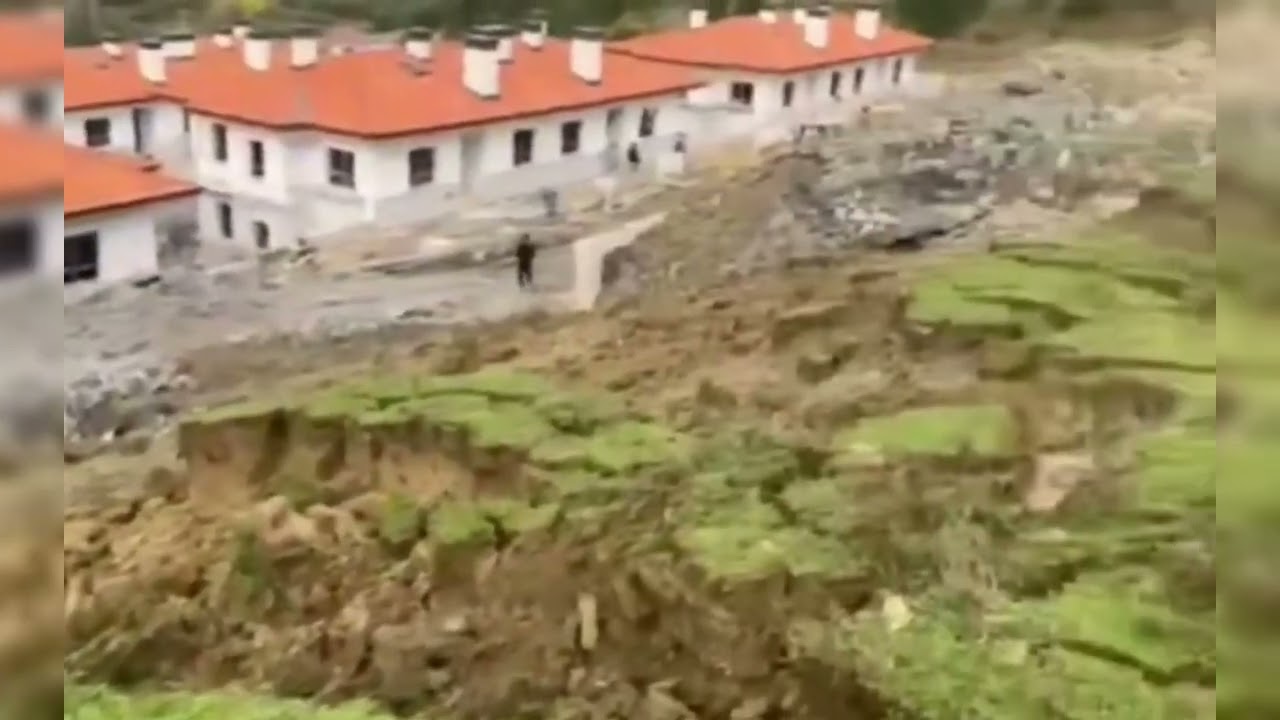 Sinop'ta toprak kayması: TOKİ konutları etkilendi - YouTube