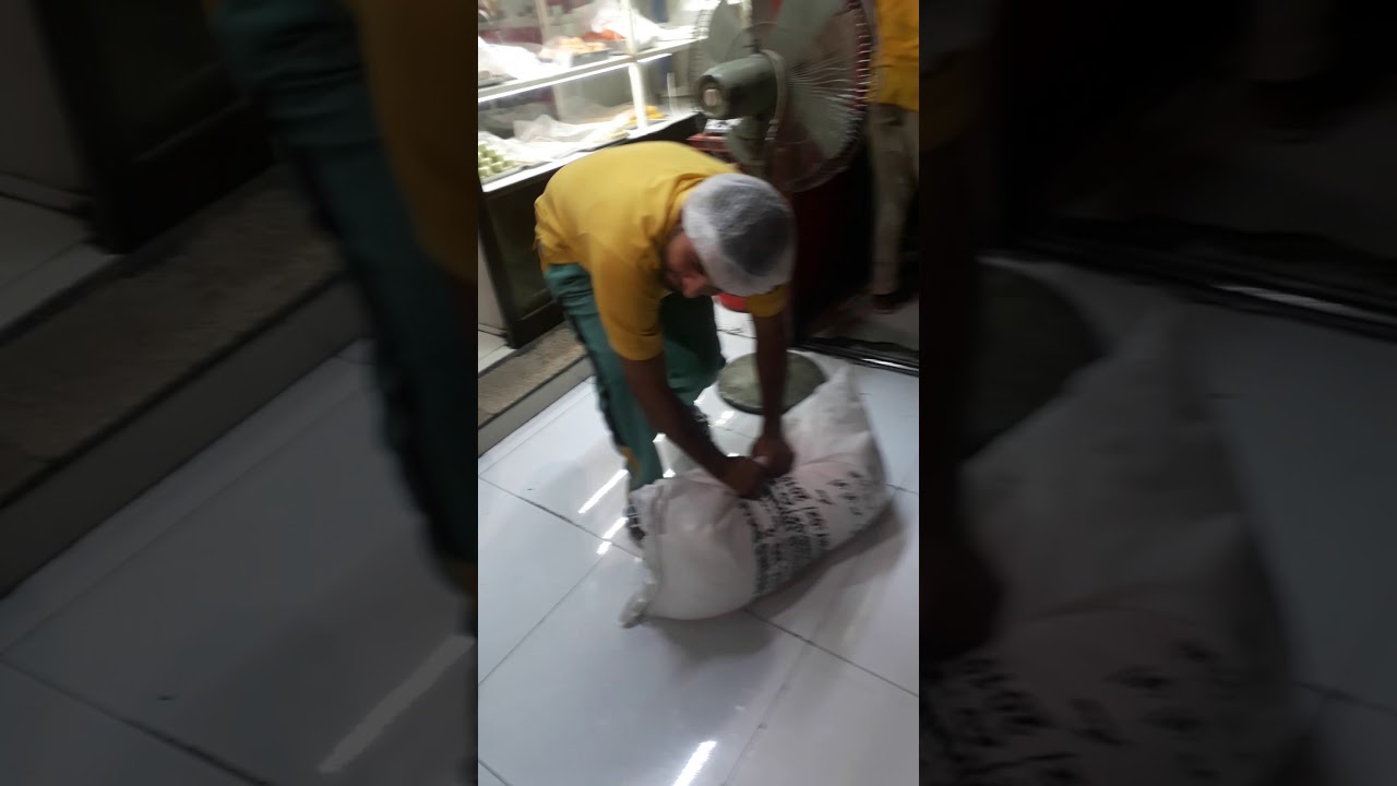 Pakistani jawan muh sy 50 kilo wazan utaha ha