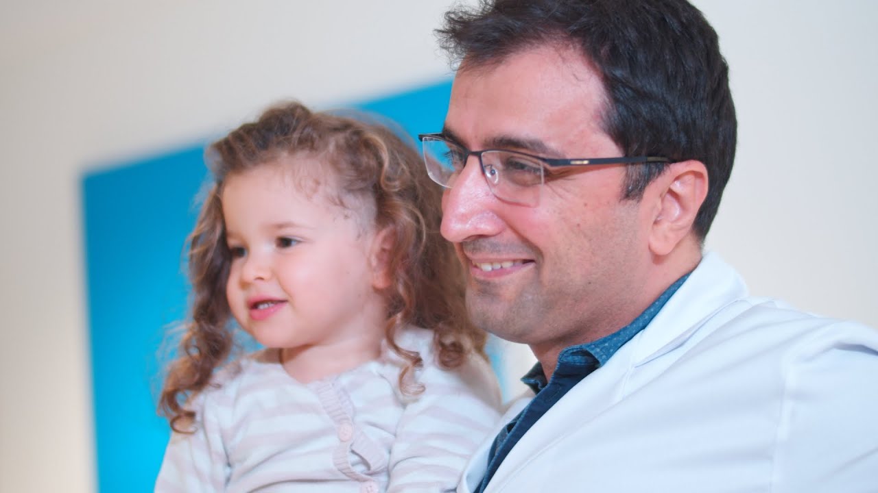 Kohlearnom Implantacijom (Ugradnjom Umjetne Pužnice) sa 3 Godine Prvi Put Čuje