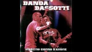 Video thumbnail of "Banda Bassotti-Potere al popolo"