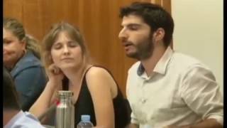 Un regidor parla per primera volta en valencià al ple d'Oriola per defensar-lo dels atacs del PP