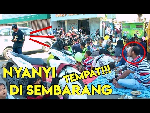 prank!!!-nyanyi-lagu-barat-asal-asalan!!-endingnya-pada-ketawa---prank-indonesia.