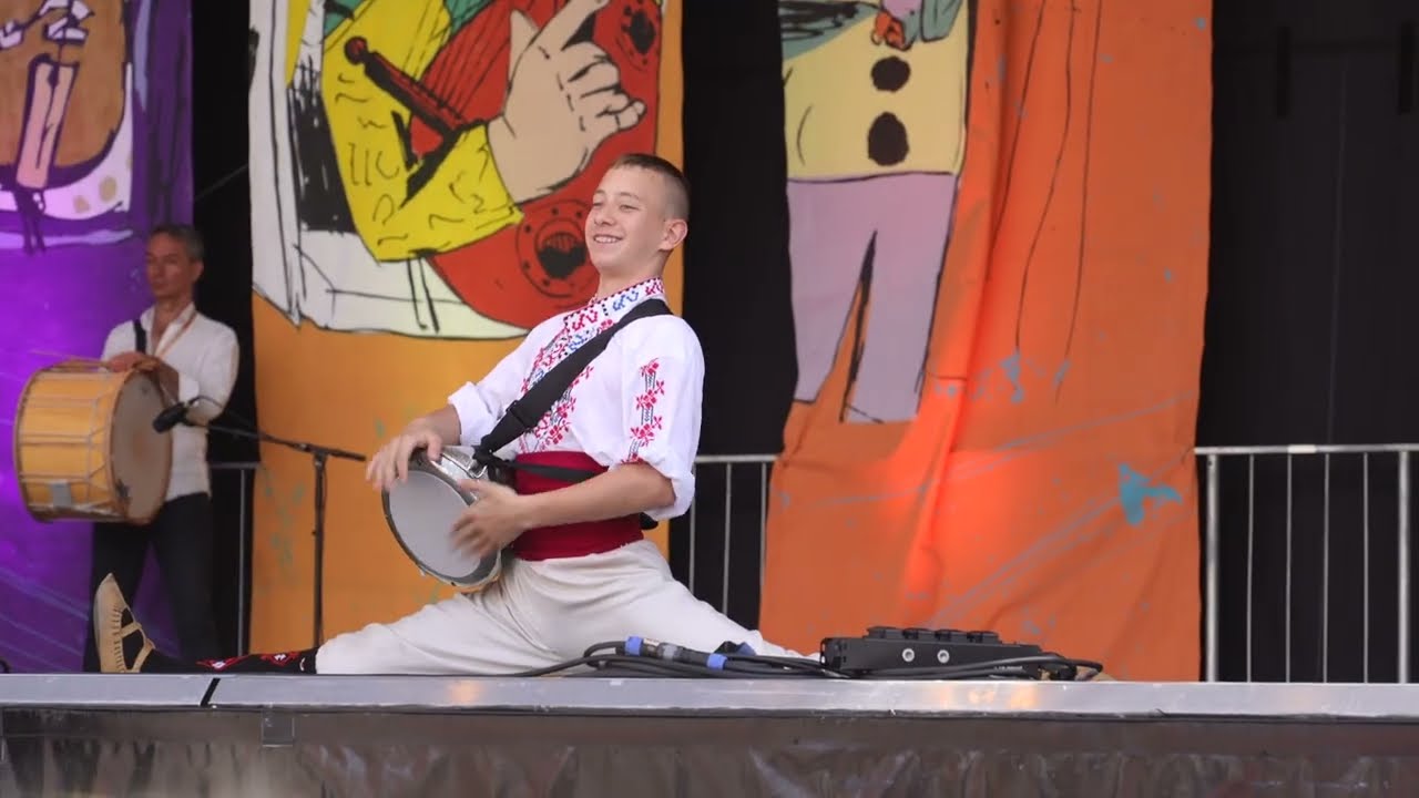 Rudolstadt Festival 2025: Chinary Junior 4/4 (Bulgarien) Marktbühne 6.7.2025