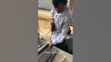 Chú Sinh khoan cán dao